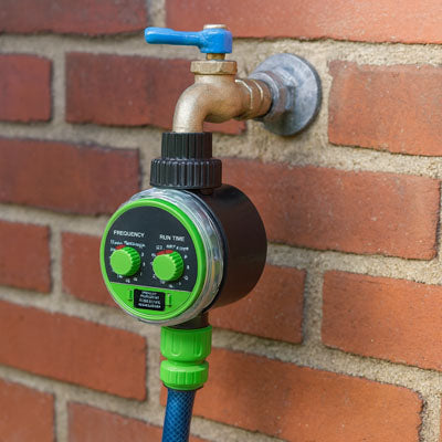 Programmateur-arrosage-automatique-mur