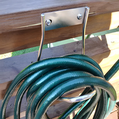 Support_tuyau_arrosage-mur